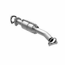 Load image into Gallery viewer, MagnaFlow Direct Fit Catalytic Converter 04-05 Suzuki Forenza 2.0L