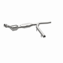 Load image into Gallery viewer, MagnaFlow Direct Fit Catalytic Converter 01-04 Ford F-150 4.2L 2wd