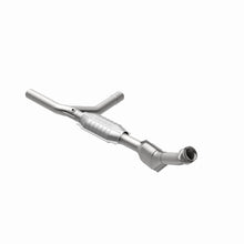 Load image into Gallery viewer, MagnaFlow Direct Fit Catalytic Converter 97-99 E-150/250 4.6L P/S
