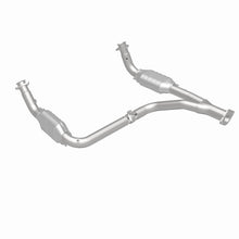 Load image into Gallery viewer, MagnaFlow Direct Fit Catalytic Converter 00-01Tahoe/Yukon V8 5.7L