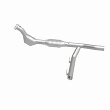 Load image into Gallery viewer, MagnaFlow Direct Fit Catalytic Converter 97-98 Ford Expedition 4.6
