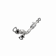 Load image into Gallery viewer, MagnaFlow Direct Fit Catalytic Converter 02-03 Saturn Vue 3.0L Rear