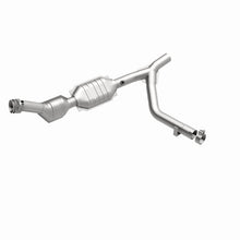 Load image into Gallery viewer, MagnaFlow Direct Fit Catalytic Converter 01 Ford Trucks 5.4L