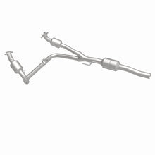 Load image into Gallery viewer, MagnaFlow Direct Fit Catalytic Converter 02-03 Dodge Durango