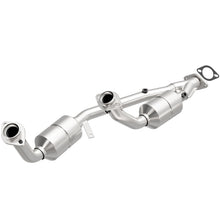 Load image into Gallery viewer, MagnaFlow Direct Fit Catalytic Converter 98 Ford Windstar 3.8L Assm