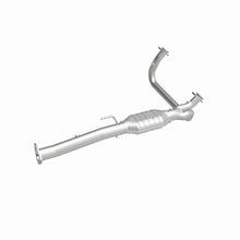 Load image into Gallery viewer, MagnaFlow Direct Fit Catalytic Converter Astro-Safari Van 96-99