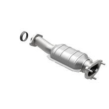 Load image into Gallery viewer, MagnaFlow Direct Fit Catalytic Converter 04 Ranger/BSer 3.0 Rear