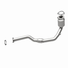 Load image into Gallery viewer, MagnaFlow Direct Fit Catalytic Converter 02-03 Saturn Vue 3.0L Front
