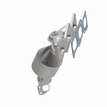 Load image into Gallery viewer, MagnaFlow Direct Fit Catalytic Converter 07-08 Hyundai Veracruz 3.8L