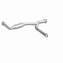 Load image into Gallery viewer, MagnaFlow Direct Fit Catalytic Converter 05 Expedition P/S 5.4L OEM