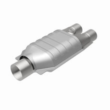 Load image into Gallery viewer, MagnaFlow Universal Catalytic Converter 2/3 D/S Single O2 Boss