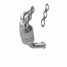 Load image into Gallery viewer, MagnaFlow Direct Fit Catalytic Converter 2007 Chrysler Pacifica 4.0L