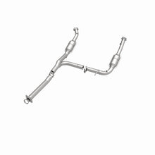 Load image into Gallery viewer, MagnaFlow DF Cat. Conv3/04-05 Ford Explorer 4.0L / 3/04-05 Mercury Mountaineer Y-Pipe Assembly