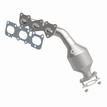 Load image into Gallery viewer, MagnaFlow Direct Fit Catalytic Converter 2009 Kia Borrego 3.8L Passenger Side