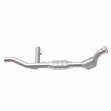Load image into Gallery viewer, MagnaFlow Direct Fit Catalytic Converter 97-98 Ford Expedition 4.6