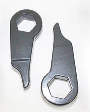 Load image into Gallery viewer, MaxTrac 2020 GM 2500/3500HD 1-3in Front Lifting Torsion Keys