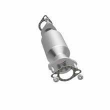 Load image into Gallery viewer, MagnaFlow Direct Fit Catalytic Converter 2007 Sorento V6 3.8 OEM Underbody