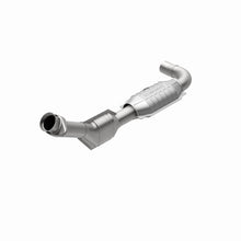 Load image into Gallery viewer, MagnaFlow Direct Fit Catalytic Converter 99-00 Ford F-150 4.2L 2WD D/S