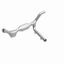 Load image into Gallery viewer, MagnaFlow Direct Fit Catalytic Converter 97-98 Ford F-150 4.6L