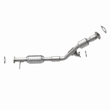 Load image into Gallery viewer, MagnaFlow Direct Fit Catalytic Converter 02-03 Saturn Vue 3.0L Rear