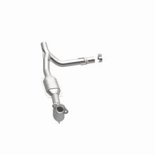 Load image into Gallery viewer, MagnaFlow Direct Fit Catalytic Converter 99 F-150 5.4L V8 P/S 2WD