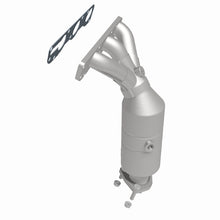 Load image into Gallery viewer, MagnaFlow Direct Fit Catalytic Converter 04-05 Suz Verona2.5 Manifold Front