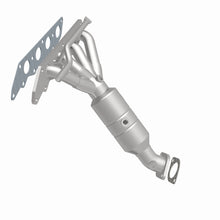 Load image into Gallery viewer, MagnaFlow Direct Fit Catalytic Converter 07 Ford Focus 2.0L Manifold **CA Emissions**