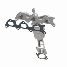 Load image into Gallery viewer, MagnaFlow DF Cat Conv 07-11 Chrysler Sebring 2.7L Rr Manifold/08-10 Dodge Avenger 2.7L Rear Manifold