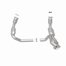 Load image into Gallery viewer, MagnaFlow Direct Fit Catalytic Converter 99-00 Chevy Pickups 4.3L