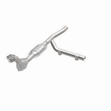 Load image into Gallery viewer, MagnaFlow Direct Fit Catalytic Converter 97-98 Ford Expedition 4.6