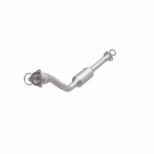 Load image into Gallery viewer, MagnaFlow Direct Fit Catalytic Converter 99-02 GM Alero/Sunfire 2.4L