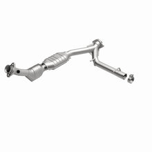 Load image into Gallery viewer, MagnaFlow Direct Fit Catalytic Converter 03 Lincoln Navigator 5.4L
