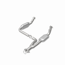 Load image into Gallery viewer, MagnaFlow DF Cat Conv 07-09 Chevrolet/GMC Silverado/Sierra 2500 HD 6.0L Y-Pipe Assy excludes Classic