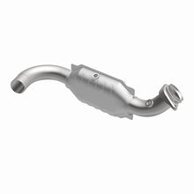 Load image into Gallery viewer, MagnaFlow Direct Fit Catalytic Converter 07-08 Expe/Nav 5.4L D/S OEM