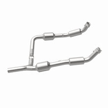 Load image into Gallery viewer, MagnaFlow Direct Fit Catalytic Converter OEM 07-08 Ford E-150