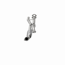 Load image into Gallery viewer, MagnaFlow Direct Fit Catalytic Converter 97-01 Explorer-Mountaineer