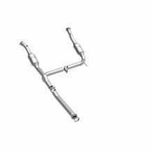 Load image into Gallery viewer, MagnaFlow DF Cat. Conv3/04-05 Ford Explorer 4.0L / 3/04-05 Mercury Mountaineer Y-Pipe Assembly