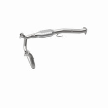 Load image into Gallery viewer, MagnaFlow Direct Fit Catalytic Converter Astro-Safari Van 96-99