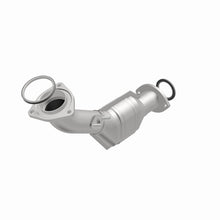 Load image into Gallery viewer, MagnaFlow Direct Fit Catalytic Converter 00-04 Toyota Tacoma 3.4L California