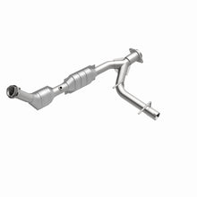 Load image into Gallery viewer, MagnaFlow Direct Fit Catalytic Converter 03-04 Exped 4.6L Passenger Side OEM