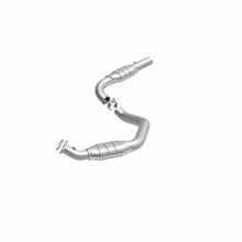 Load image into Gallery viewer, MagnaFlow Direct Fit Catalytic Converter 07-08 Express 2500 4.8L Driver Side
