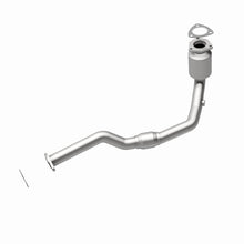 Load image into Gallery viewer, MagnaFlow Direct Fit Catalytic Converter 02-03 Saturn Vue 3.0L Front