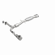 Load image into Gallery viewer, MagnaFlow Direct Fit Catalytic Converter Chevy S-10 00-02 OEM