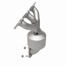 Load image into Gallery viewer, MagnaFlow Direct Fit Catalytic Converter 01-04 Hyundai Santa Fe 2.7L