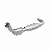 Load image into Gallery viewer, MagnaFlow Direct Fit Catalytic Converter 97-98 Ford Exped 4.6L D/S