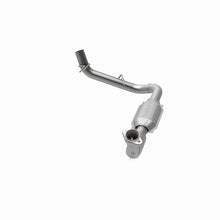 Load image into Gallery viewer, MagnaFlow Direct Fit Catalytic Converter 98 Ford Expedition 5.4L