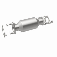 Load image into Gallery viewer, MagnaFlow Direct Fit Catalytic Converter 2007 Sorento V6 3.8 OEM Underbody