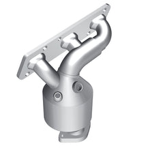 Load image into Gallery viewer, MagnaFlow Direct Fit Catalytic Converter 00-01 Mazda MPV 2.5L Manifold