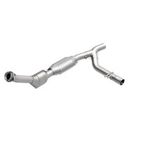 Load image into Gallery viewer, MagnaFlow Direct Fit Catalytic Converter 97-98 Expedition-Navigator