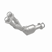 Load image into Gallery viewer, MagnaFlow Direct Fit Catalytic Converter 01-04 Tacoma 2.7L front 49S